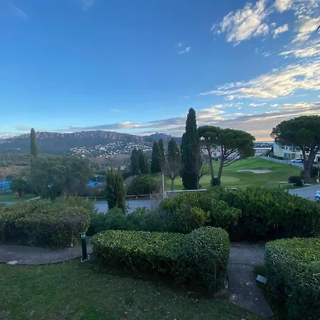 Lumineux Avec Terrasse Et Piscine à Cap Esterel, Saint-raphaël - Fr-1-504-678