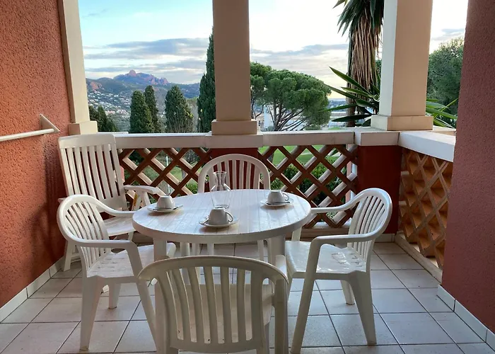 아파트 Cosy Au Coeur De Cap Esterel Avec Balcon Et Acces Piscines - Fr-1-504-678 Saint-Raphaël